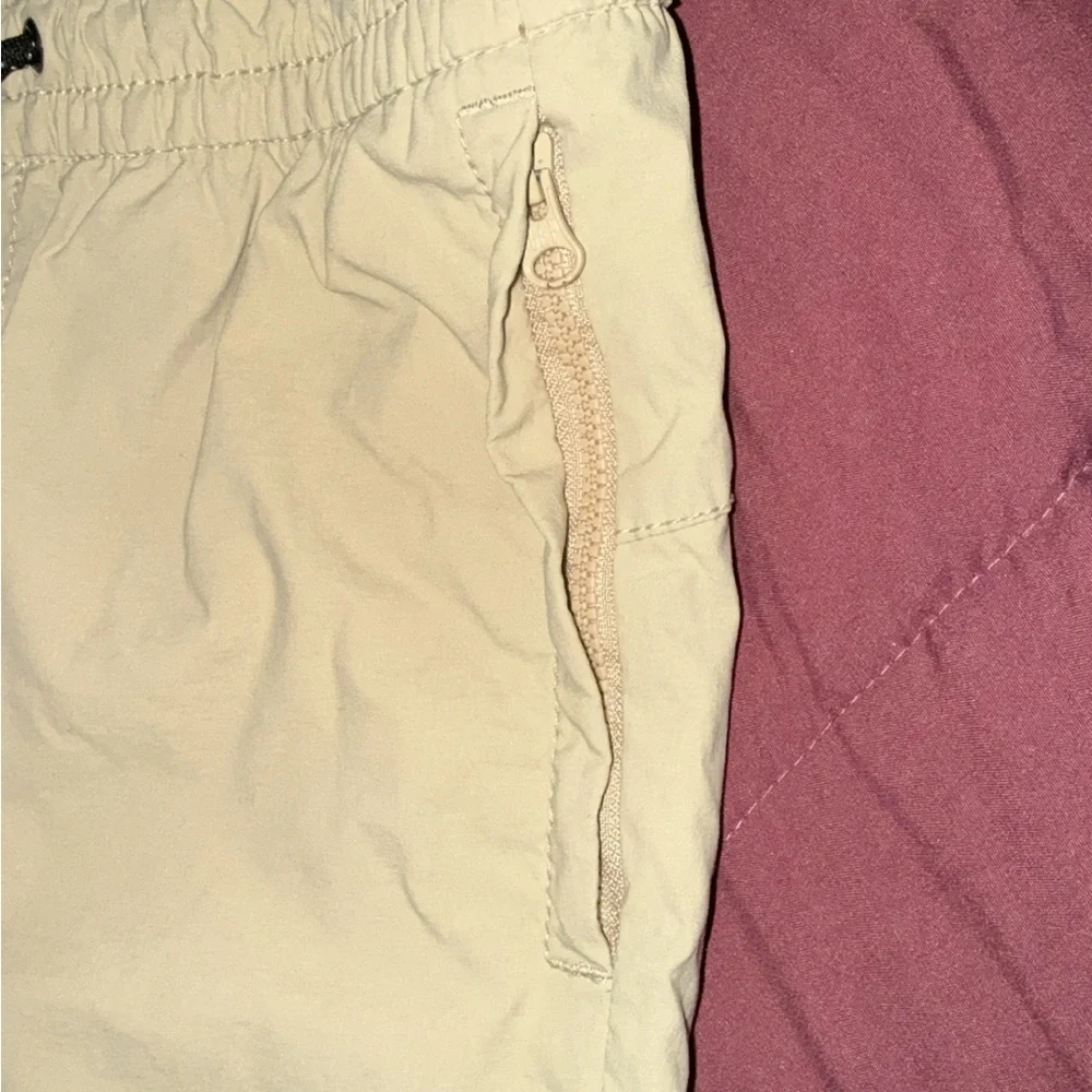 Gap kids Beige Shorts with Black Drawstring - Picture 3 of 5